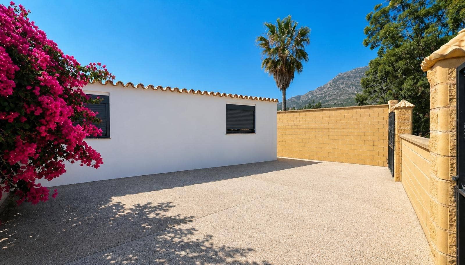 3 soveværelse Villa til salg i Fuengirola med swimmingpool - € 270.000 (Ref: 9936460)