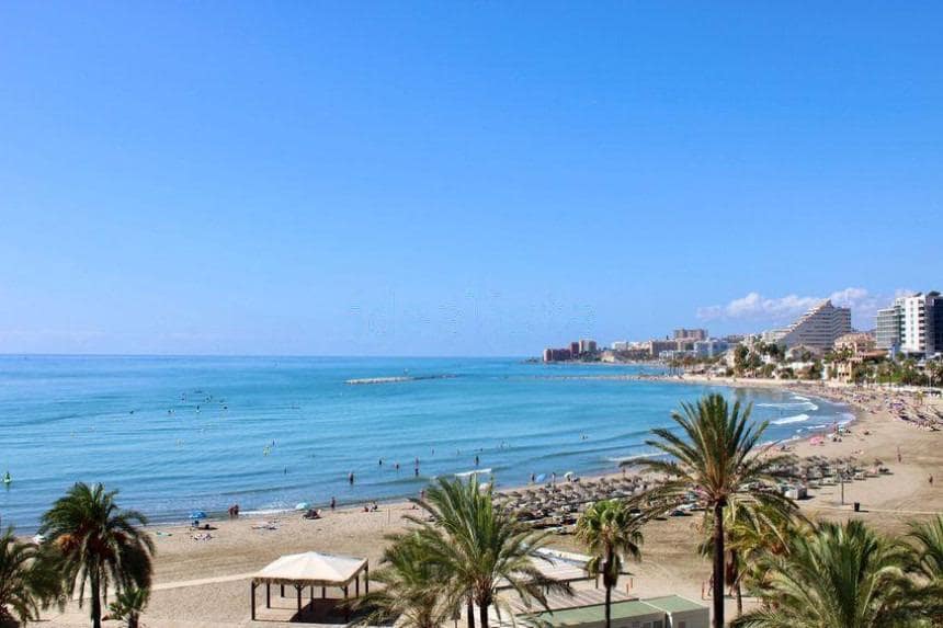 Piso de 2 habitaciones en Benalmádena en venta con piscina garaje - 720.000 € (Ref: 9938275)