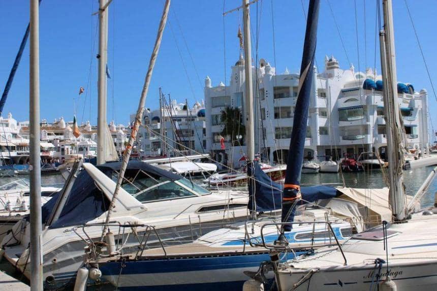 Piso de 2 habitaciones en Benalmádena en venta con piscina garaje - 720.000 € (Ref: 9938275)