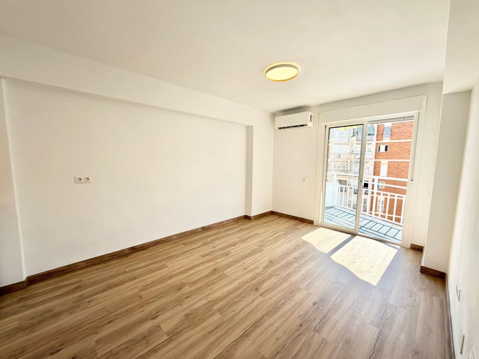 2 sypialnia Apartament na sprzedaż w Benalmadena z basenem - 285 000 € (Ref: 9949855)