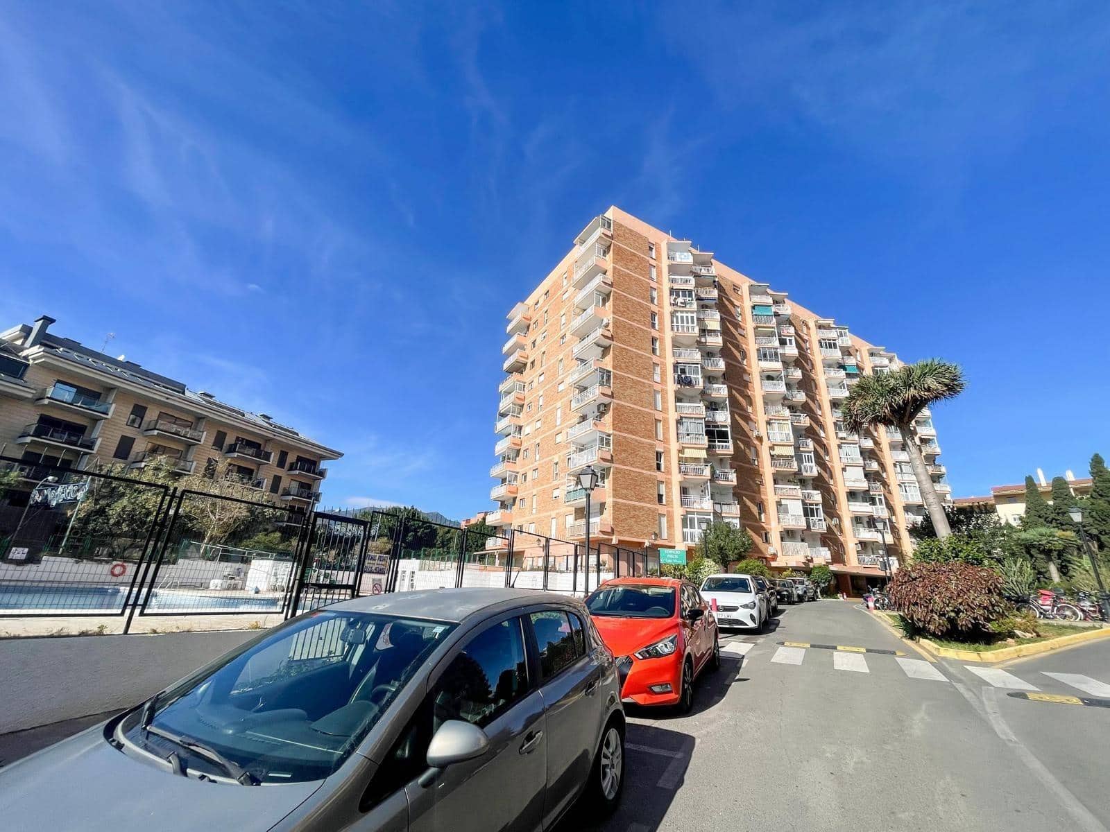 2 sovrum Lägenhet till salu i Benalmadena med pool - 285 000 € (Ref: 9949855)