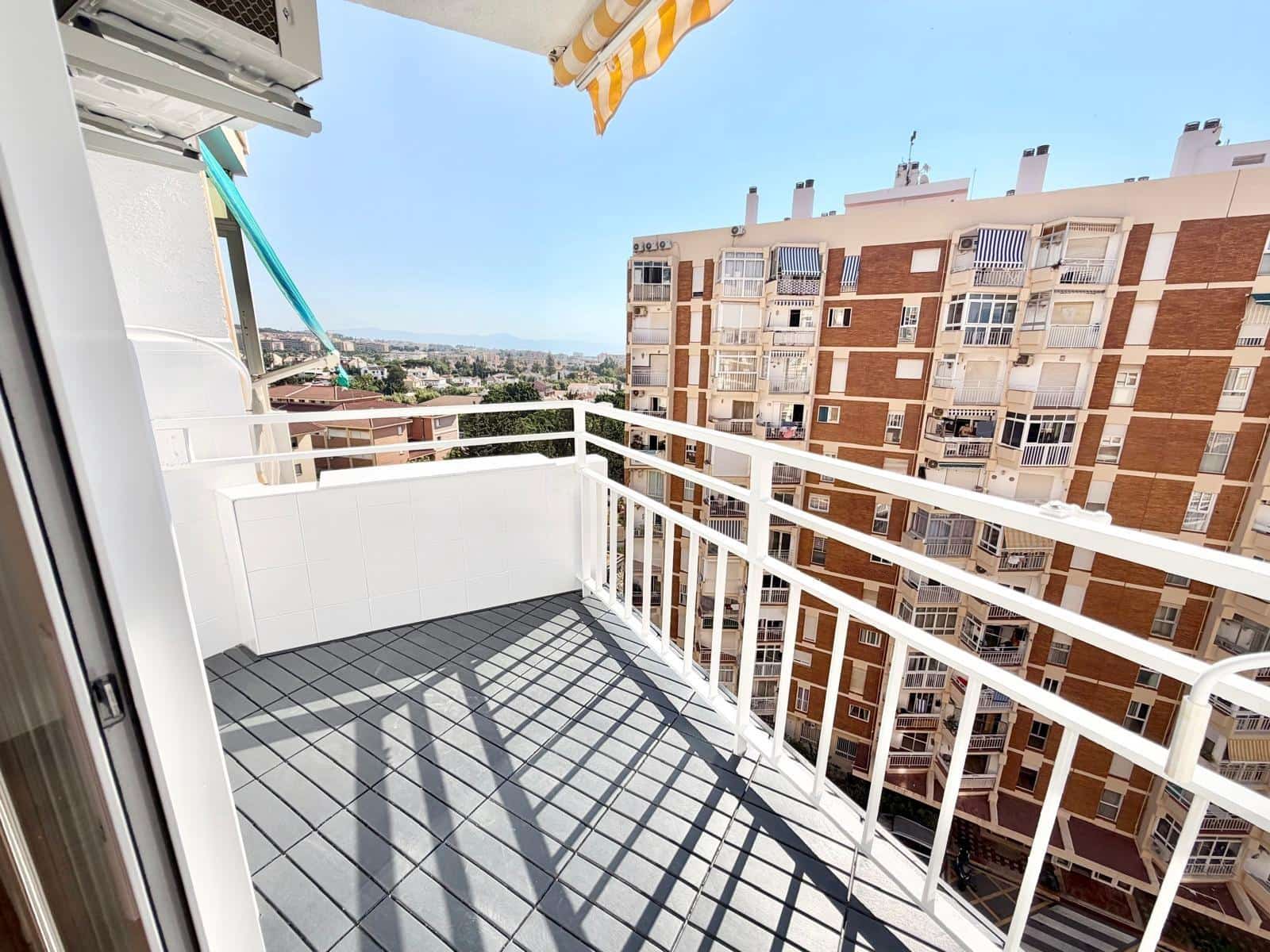 2 sovrum Lägenhet till salu i Benalmadena med pool - 285 000 € (Ref: 9949855)