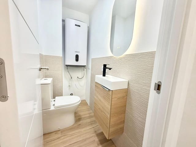 2 soveværelse Lejlighed til salg i Benalmádena med swimmingpool - € 285.000 (Ref: 9949855)
