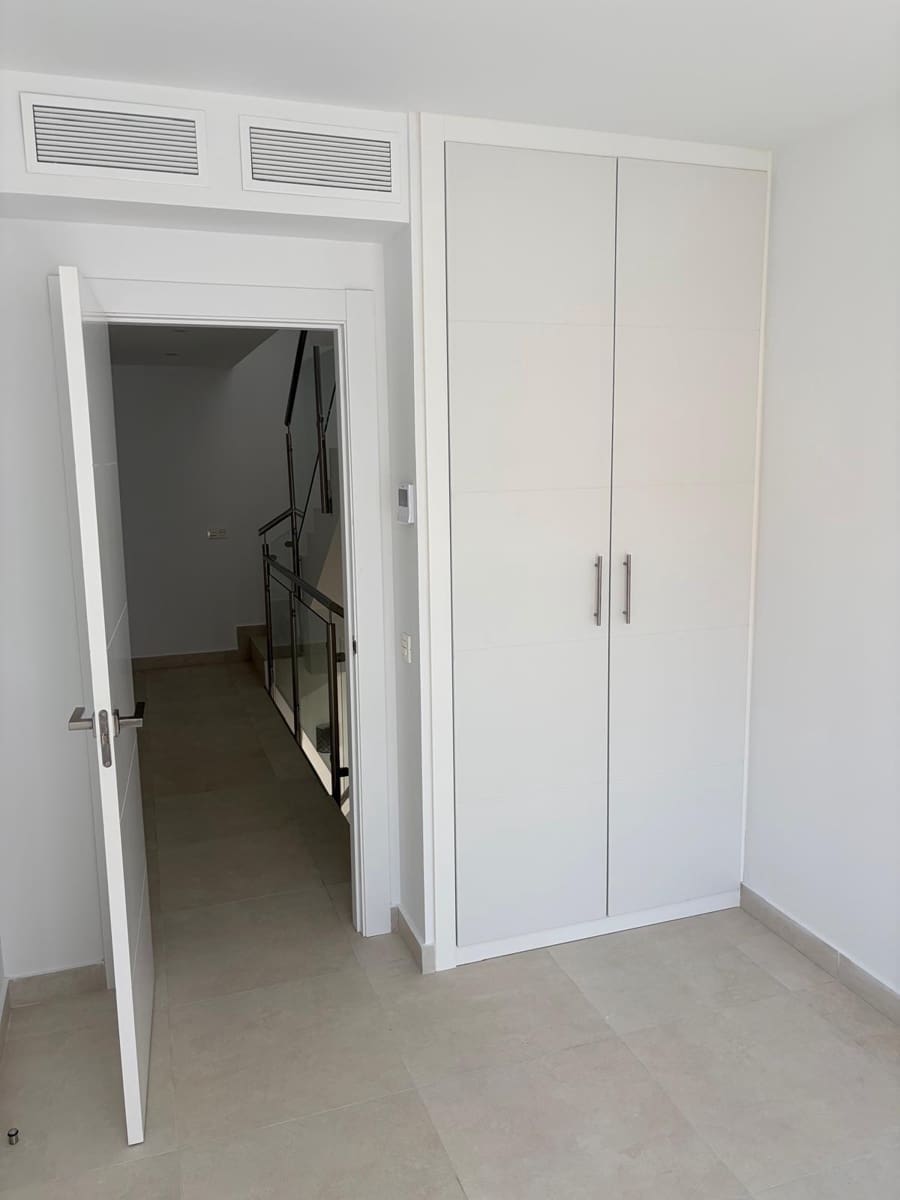 3 bedroom Terraced Villa for sale in Las Lagunas de Mijas with pool garage - € 455,000 (Ref: 9958042)