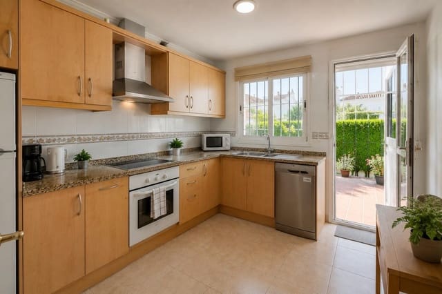 3 slaapkamer Rijtjeshuis te koop in Sitio de Calahonda, Mijas met garage - € 520.000 (Ref: 9958043)