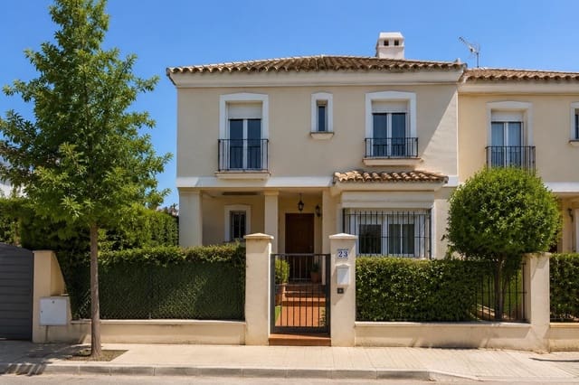 3 slaapkamer Rijtjeshuis te koop in Sitio de Calahonda, Mijas met garage - € 520.000 (Ref: 9958043)
