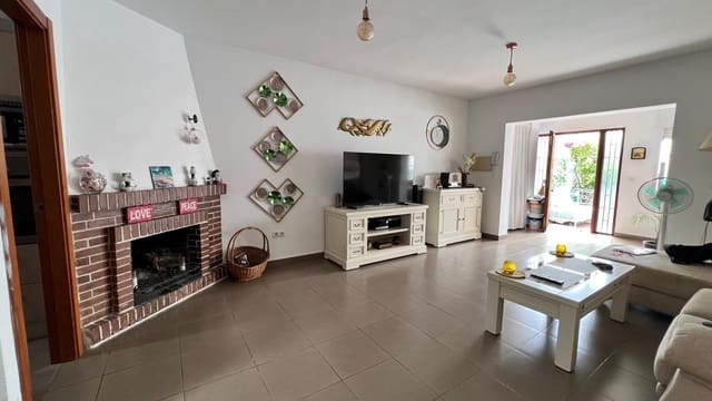 Pareado de 3 habitaciones en Benalmadena Costa, Benalmádena en venta - 599.000 € (Ref: 9962769)