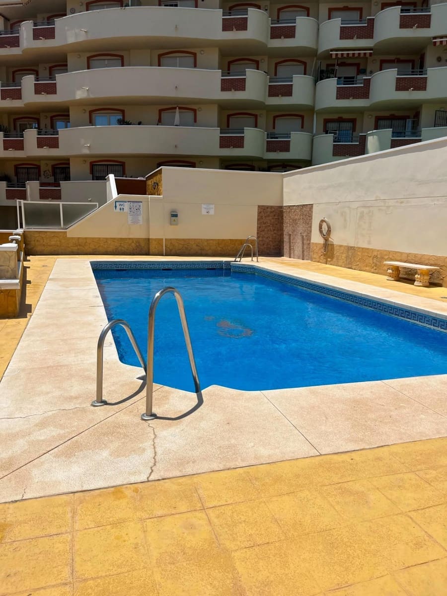 2 soveværelse Lejlighed til leje i Torrequebrada med swimmingpool garage - € 1.500 (Ref: 9979807)