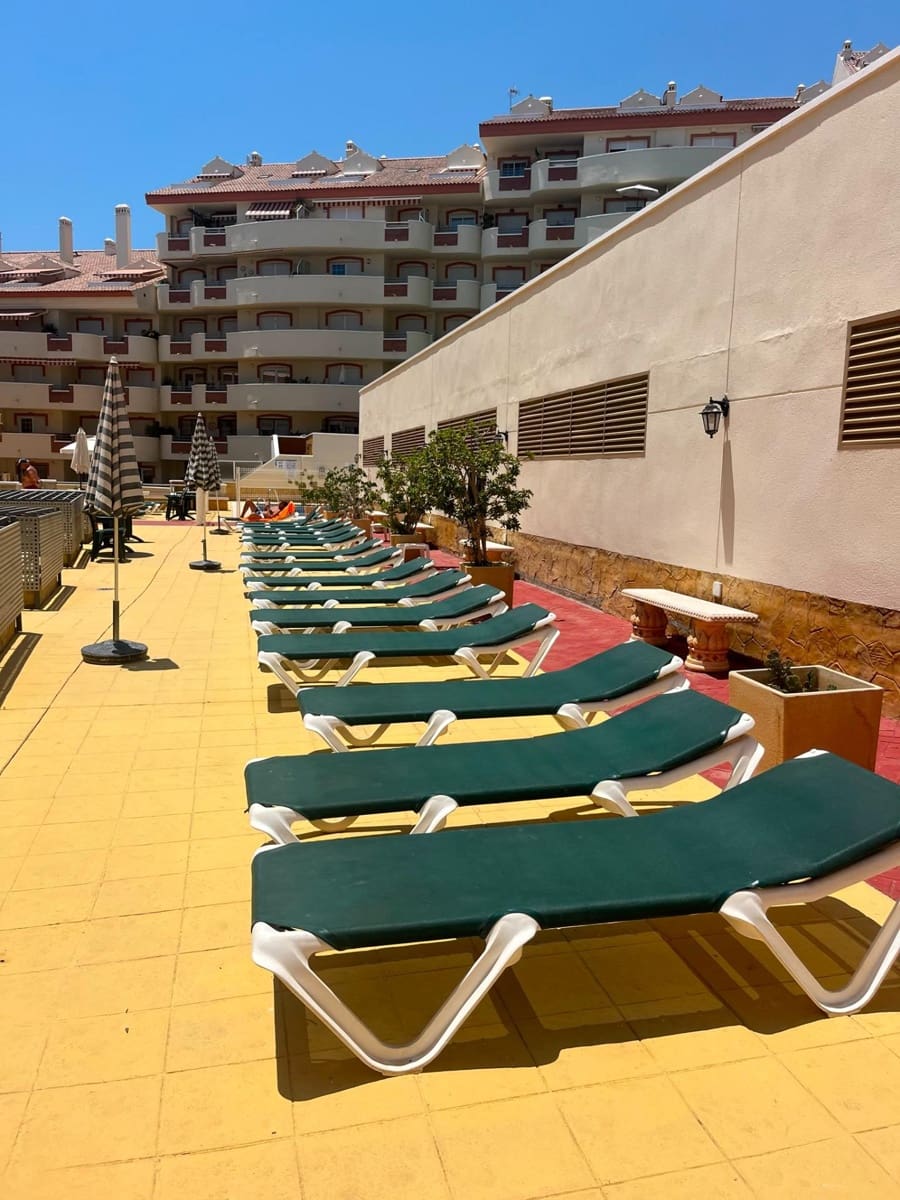 2 soveværelse Lejlighed til leje i Torrequebrada med swimmingpool garage - € 1.500 (Ref: 9979807)