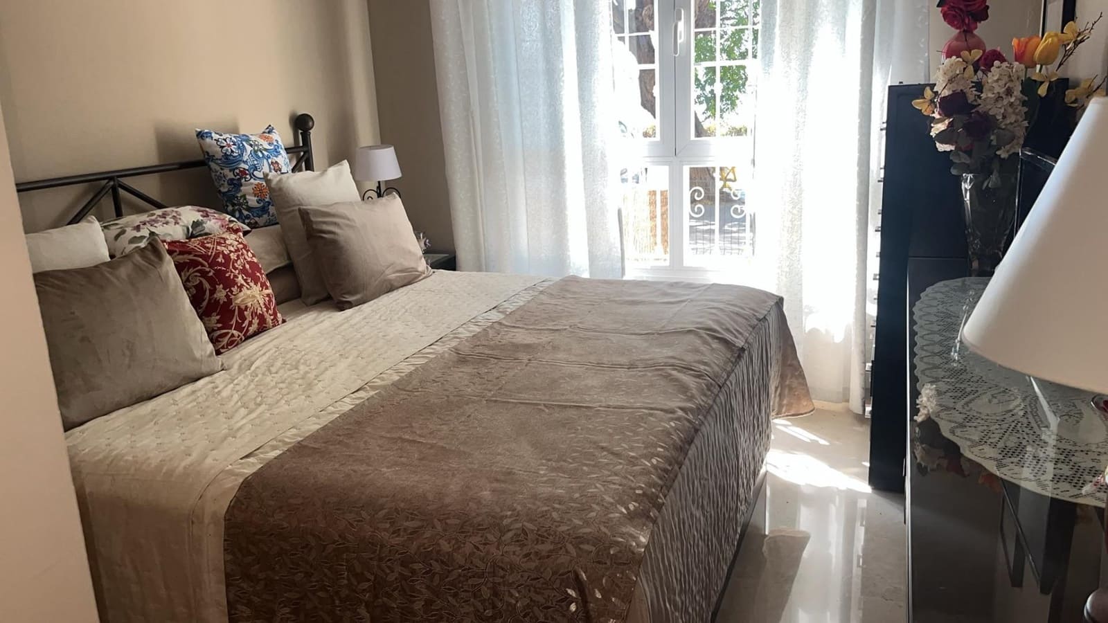 2 soveværelse Lejlighed til leje i Torrequebrada med swimmingpool garage - € 1.500 (Ref: 9979807)