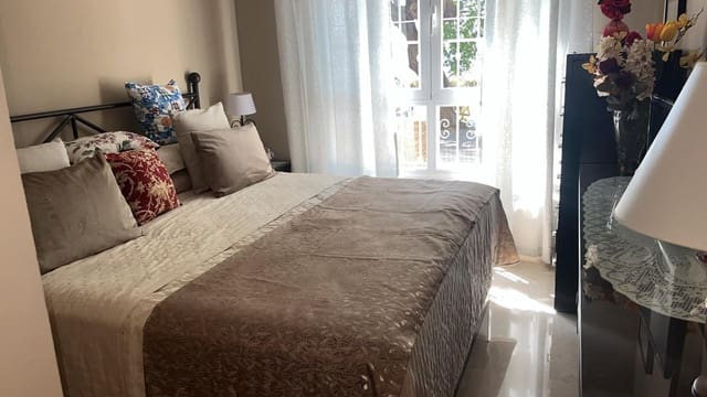 2 soveværelse Lejlighed til leje i Hacienda Torrequebrada, Benalmádena med swimmingpool garage - € 1.500 (Ref: 9979807)