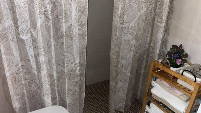 2 soveværelse Lejlighed til leje i Hacienda Torrequebrada, Benalmádena med swimmingpool garage - € 1.500 (Ref: 9979807)