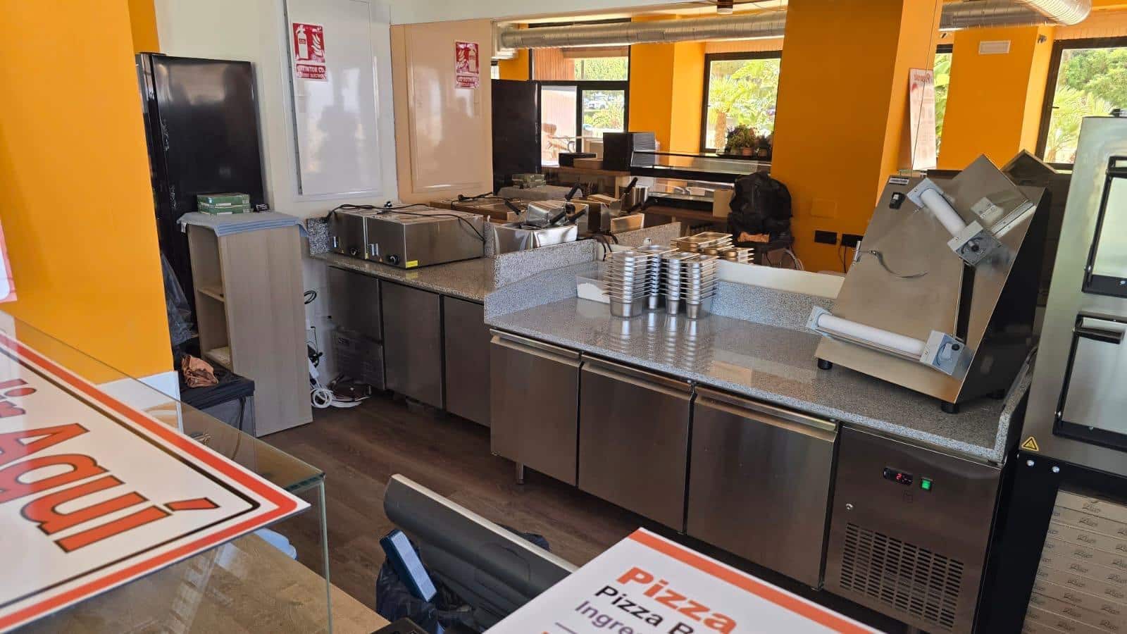Erhverv til salg i Fuengirola - € 1.500.000 (Ref: 9994305)