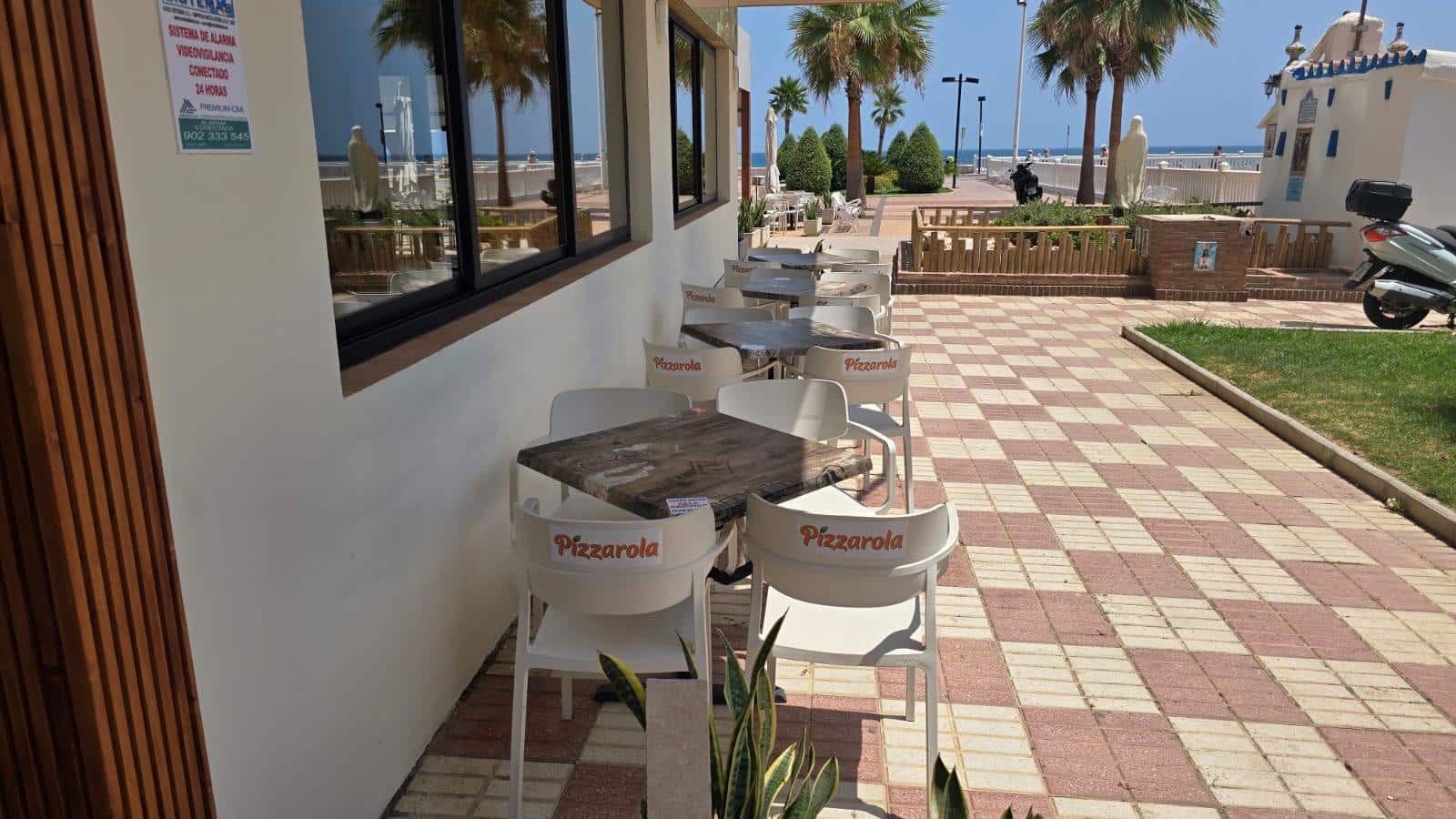 Erhverv til salg i Fuengirola - € 1.500.000 (Ref: 9994305)