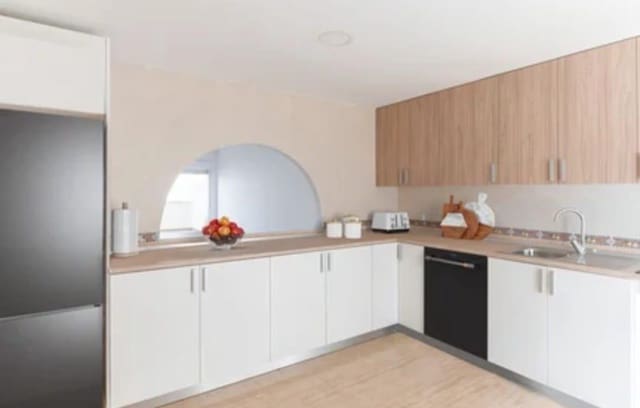 4 soverom Rekkehus til salgs i Fuengirola med svømmebasseng garasje - € 499 000 (Ref: 9998871)