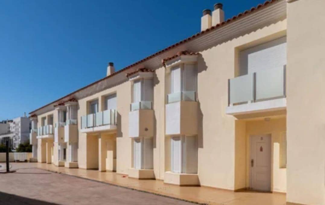 4 soverom Rekkehus til salgs i Fuengirola med svømmebasseng garasje - € 499 000 (Ref: 9998871)