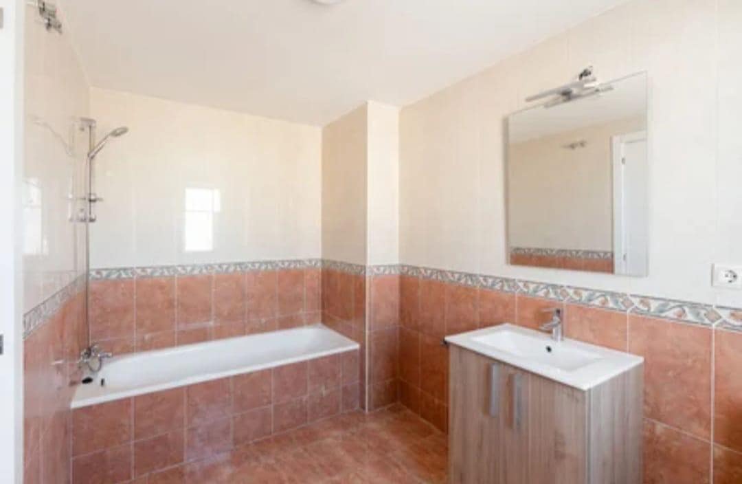 4 soverom Rekkehus til salgs i Fuengirola med svømmebasseng garasje - € 499 000 (Ref: 9998871)