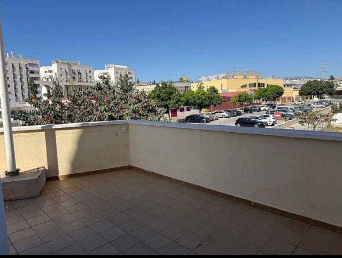 4 soverom Rekkehus til salgs i Fuengirola med svømmebasseng garasje - € 499 000 (Ref: 9998871)