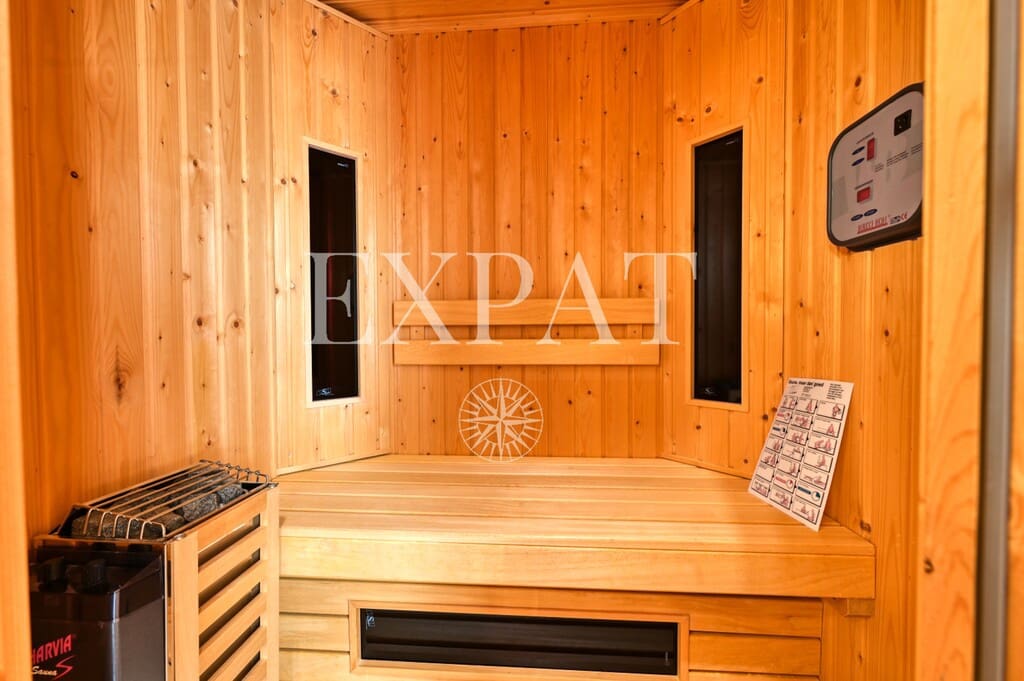 4 makuuhuone Maalaistalo myytävänä paikassa Arenas mukana uima-altaan - 895 000 € (Ref: 10038698)