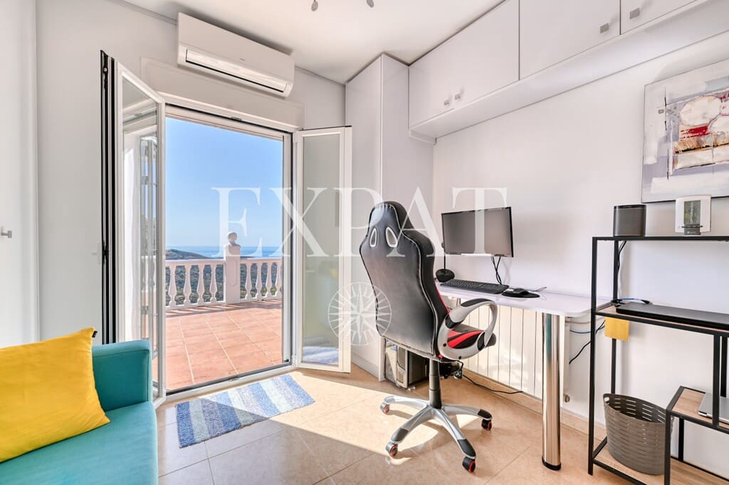 3 sypialnia Finka/Dom wiejski na sprzedaż w Sayalonga z basenem garażem - 875 000 € (Ref: 10080586)