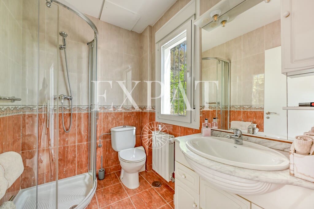 3 sypialnia Finka/Dom wiejski na sprzedaż w Sayalonga z basenem garażem - 875 000 € (Ref: 10080586)
