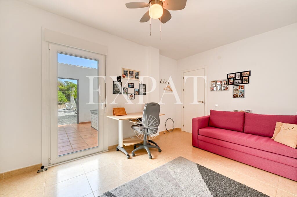 3 sypialnia Finka/Dom wiejski na sprzedaż w Sayalonga z basenem garażem - 875 000 € (Ref: 10080586)