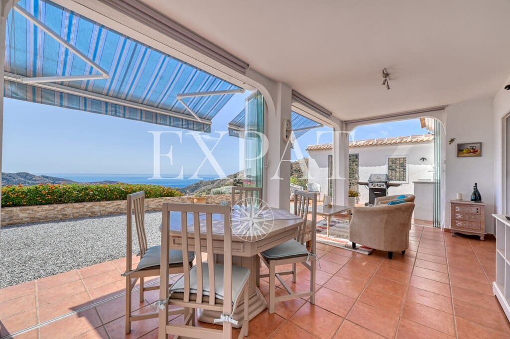 3 sypialnia Finka/Dom wiejski na sprzedaż w Sayalonga z basenem garażem - 875 000 € (Ref: 10080586)