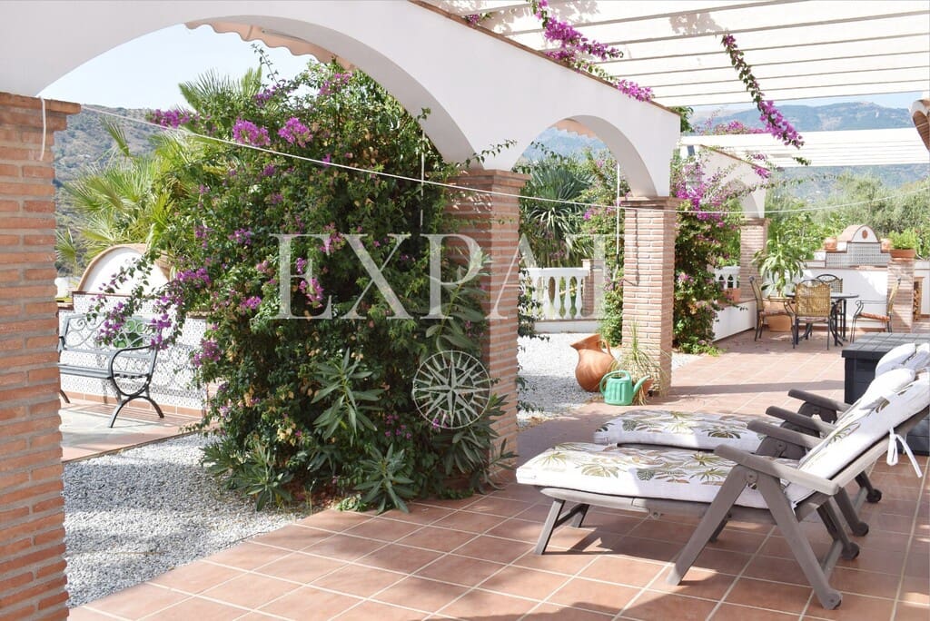 7 quarto Quinta/Casa Rural para venda em Competa com piscina garagem - 1 495 000 € (Ref: 10131371)