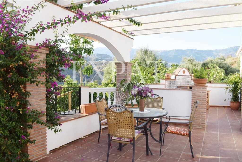 7 quarto Quinta/Casa Rural para venda em Competa com piscina garagem - 1 495 000 € (Ref: 10131371)