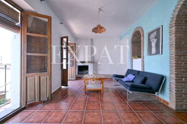 Casa de 4 habitaciones en Sayalonga en venta - 190.000 € (Ref: 10173426)