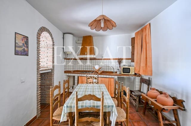 Casa de 4 habitaciones en Sayalonga en venta - 190.000 € (Ref: 10173426)