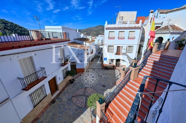 Casa de 4 habitaciones en Sayalonga en venta - 190.000 € (Ref: 10173426)