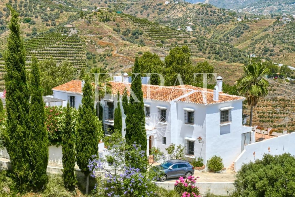 7 soveværelse Finca/Landehus til salg i Torrox med swimmingpool - € 880.000 (Ref: 6337745)