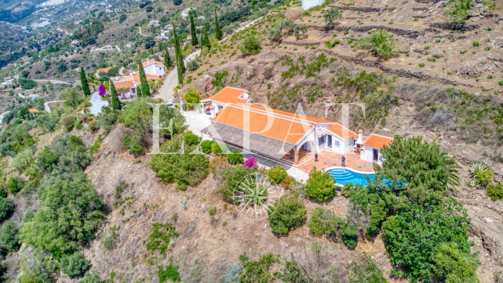 2 bedroom Finca/Country House for sale in Sayalonga with pool - € 455,000 (Ref: 7078054)