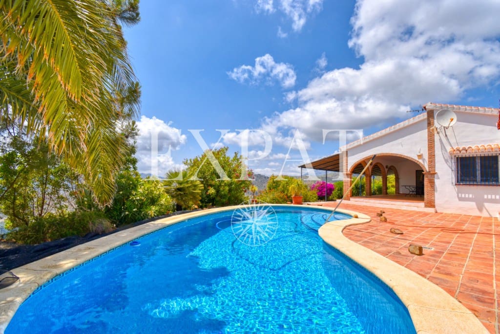 2 bedroom Finca/Country House for sale in Sayalonga with pool - € 455,000 (Ref: 7078054)