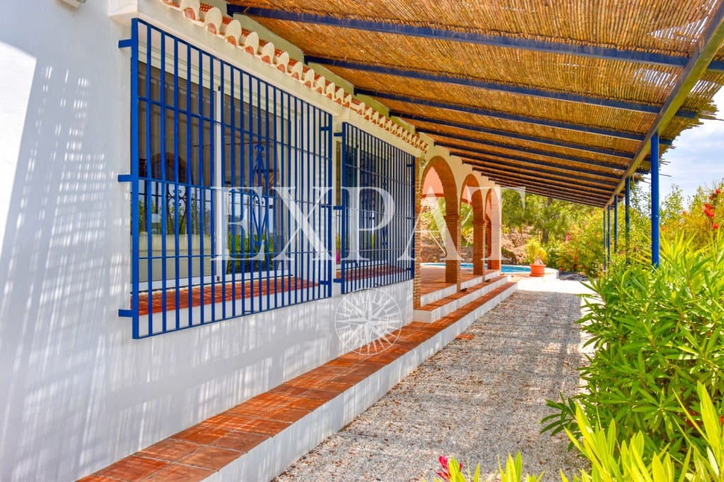 2 bedroom Finca/Country House for sale in Sayalonga with pool - € 455,000 (Ref: 7078054)