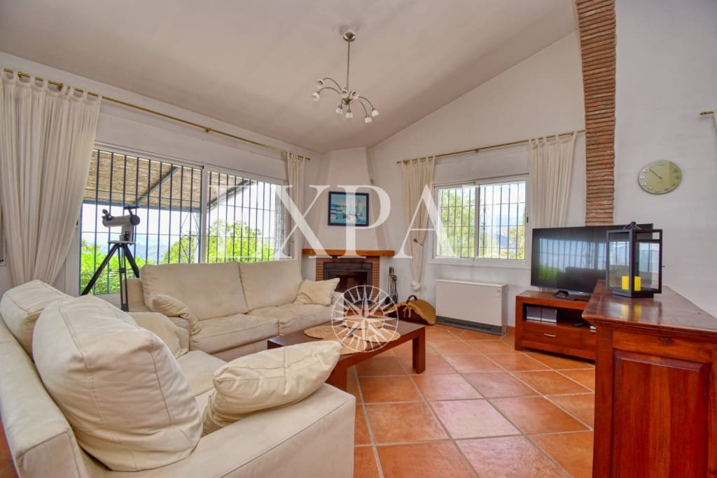 2 bedroom Finca/Country House for sale in Sayalonga with pool - € 455,000 (Ref: 7078054)