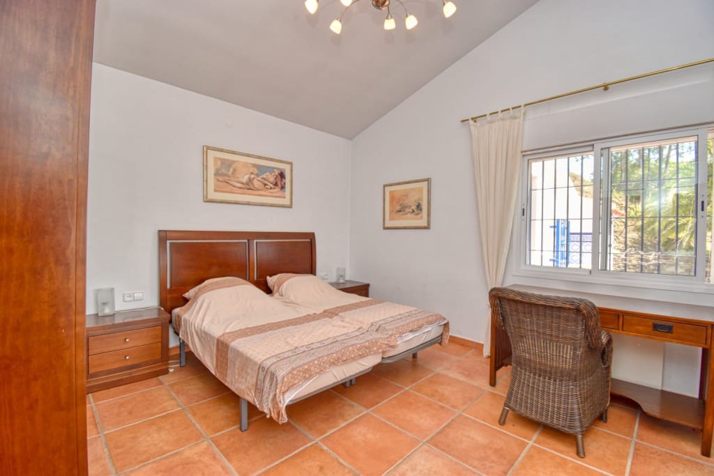 2 bedroom Finca/Country House for sale in Sayalonga with pool - € 455,000 (Ref: 7078054)