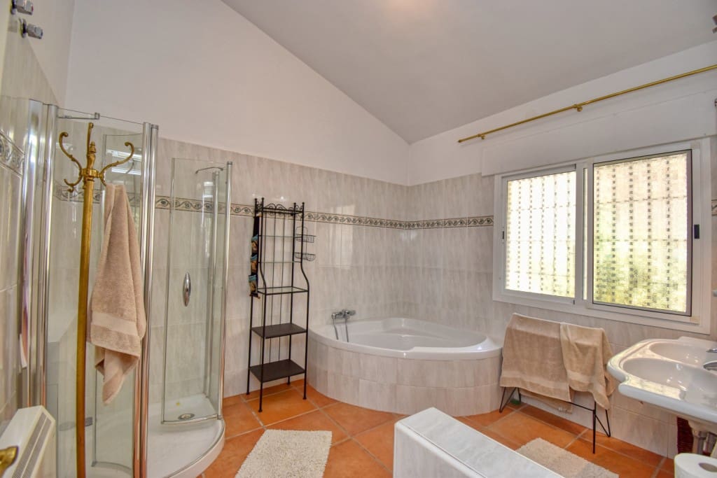 2 bedroom Finca/Country House for sale in Sayalonga with pool - € 455,000 (Ref: 7078054)