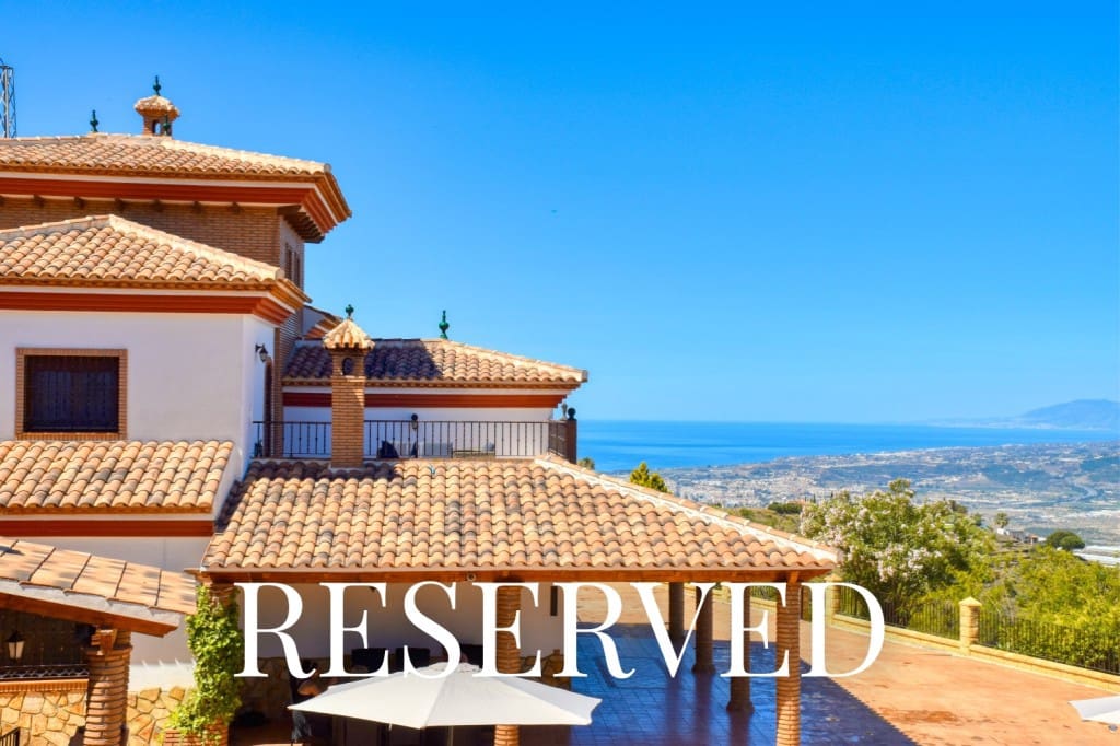 6 soveværelse Finca/Landehus til salg i Sayalonga med swimmingpool garage - € 740.000 (Ref: 7500039)