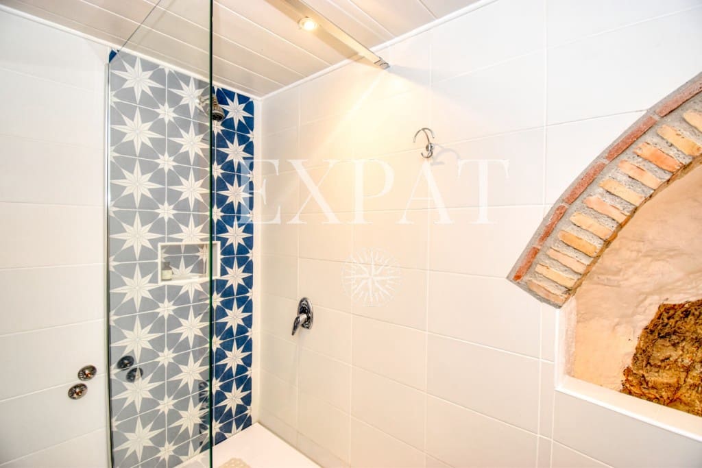 16 soveværelse Finca/Landehus til salg i Canillas de Albaida med swimmingpool - € 1.900.000 (Ref: 7560214)