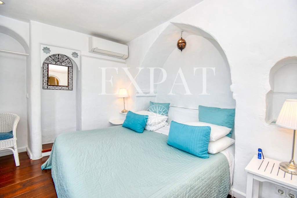 16 soveværelse Finca/Landehus til salg i Canillas de Albaida med swimmingpool - € 1.900.000 (Ref: 7560214)