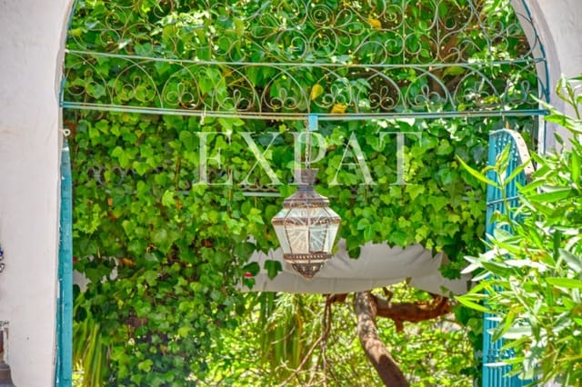 16 sovrum Finca/Hus på landet till salu i Canillas de Albaida med pool - 1 900 000 € (Ref: 7560214)