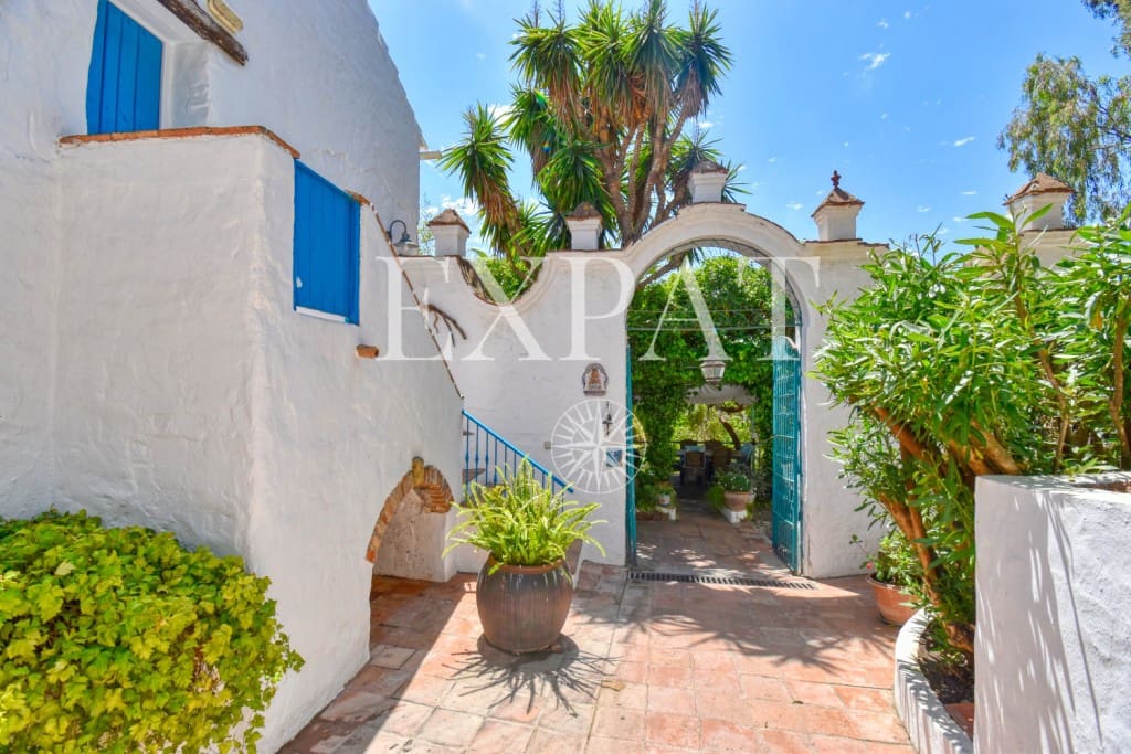 16 soveværelse Finca/Landehus til salg i Canillas de Albaida med swimmingpool - € 1.900.000 (Ref: 7560214)