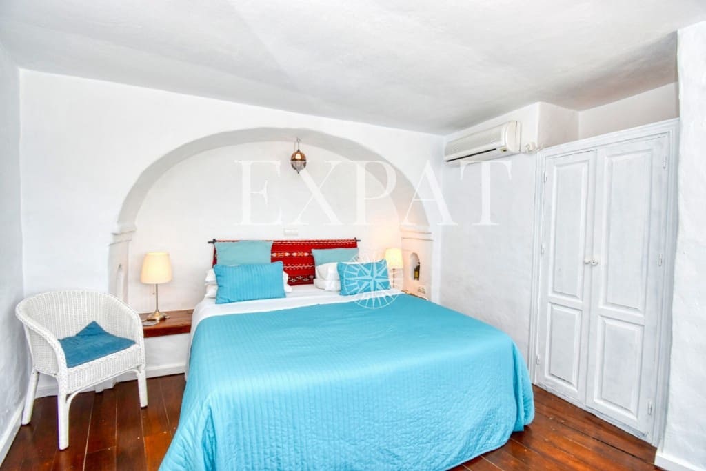 16 soveværelse Finca/Landehus til salg i Canillas de Albaida med swimmingpool - € 1.900.000 (Ref: 7560214)