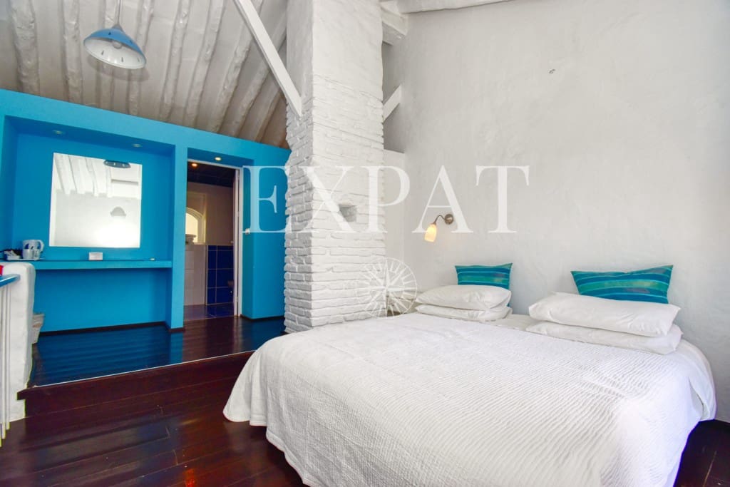 16 soveværelse Finca/Landehus til salg i Canillas de Albaida med swimmingpool - € 1.900.000 (Ref: 7560214)