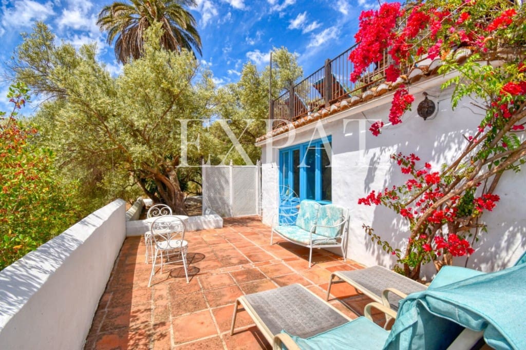 16 soveværelse Finca/Landehus til salg i Canillas de Albaida med swimmingpool - € 1.900.000 (Ref: 7560214)