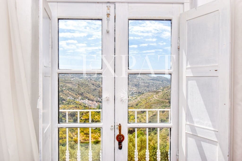 16 soveværelse Finca/Landehus til salg i Canillas de Albaida med swimmingpool - € 1.900.000 (Ref: 7560214)