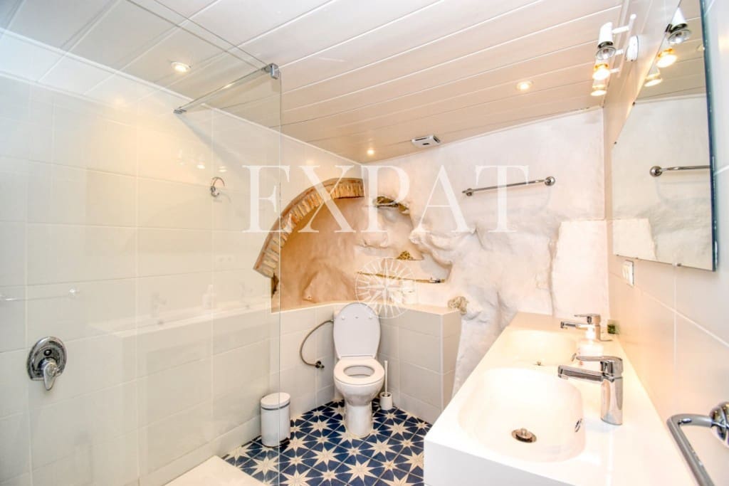 16 soveværelse Finca/Landehus til salg i Canillas de Albaida med swimmingpool - € 1.900.000 (Ref: 7560214)