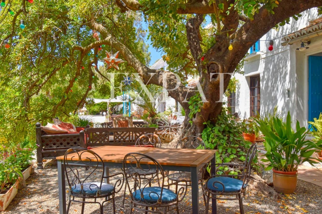 16 soveværelse Finca/Landehus til salg i Canillas de Albaida med swimmingpool - € 1.900.000 (Ref: 7560214)